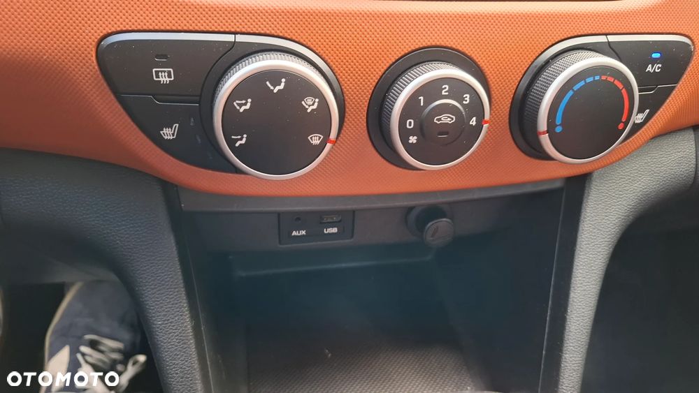 Hyundai i10 1.0 BlueDrive Premium - 18