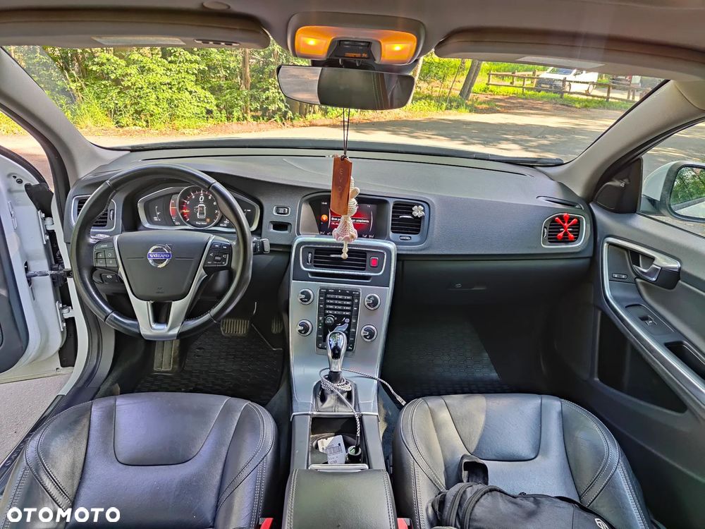 Volvo S60 T5 Drive-E Momentum - 33