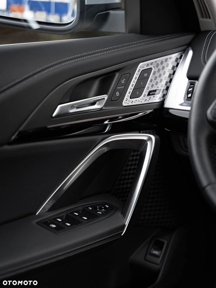 BMW iX1 xDrive30 66.5kWh xLine - 21