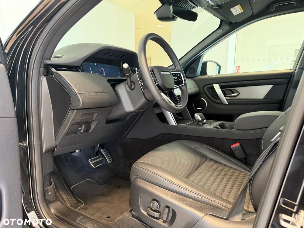 Land Rover Discovery Sport - 31