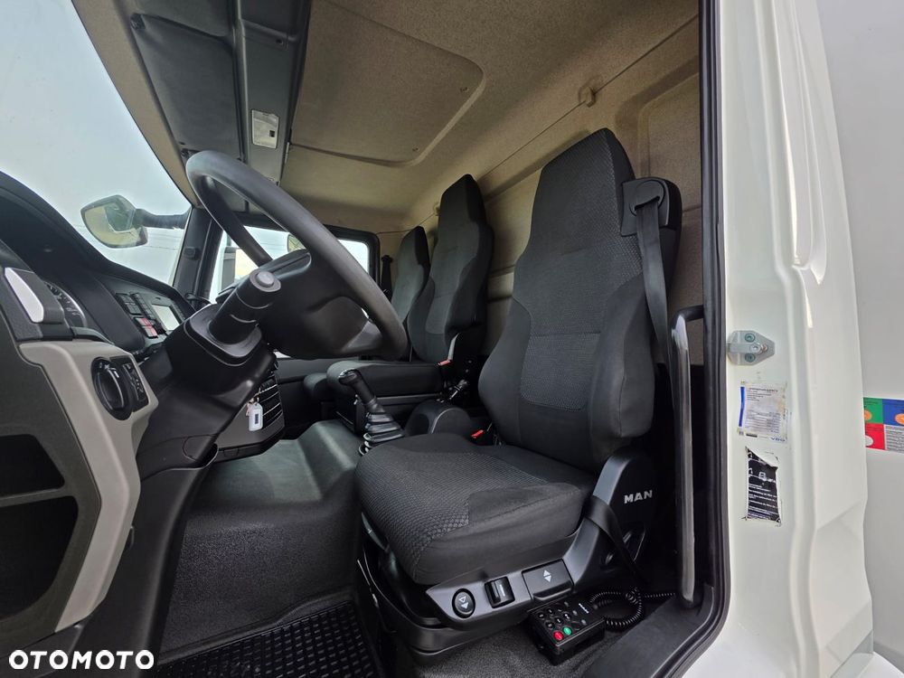 MAN TGM / 15.250 / EURO 6 / CHŁODNIA + WINDA / ŁAD. 6 750 KG / 18 PALET - 11