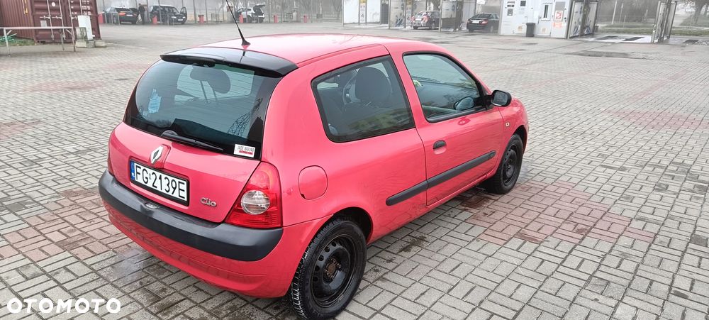 Renault Clio - 6