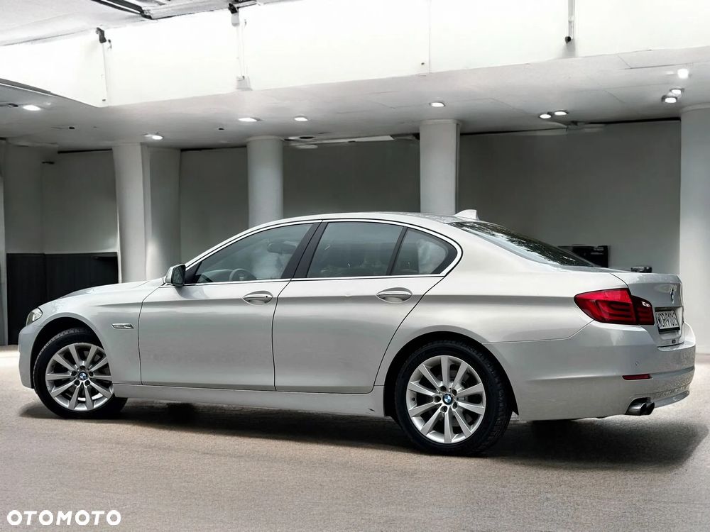 BMW Seria 5 520i - 10