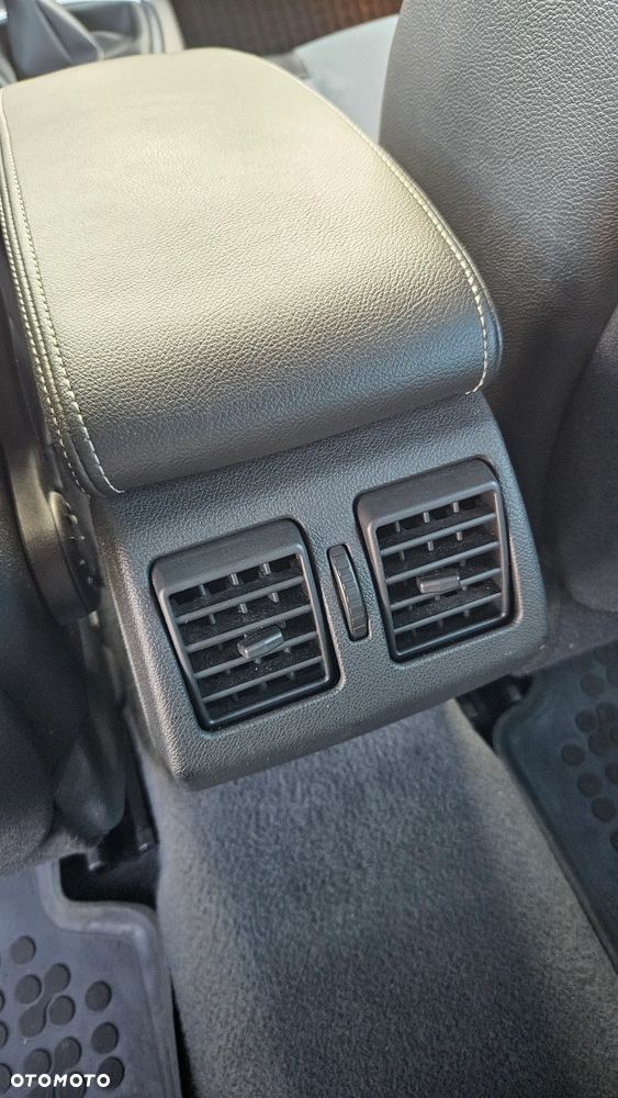 Renault Laguna 2.0 DCi GT 4WS - 16