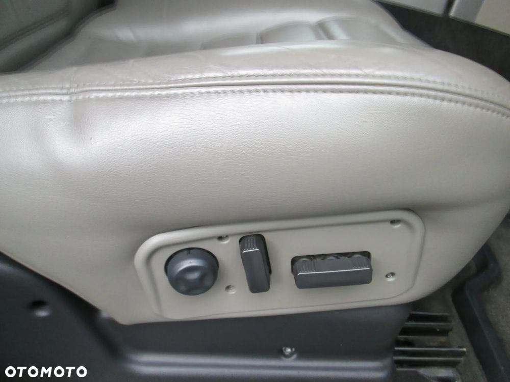 Hummer H2 6.0 V8 - 13