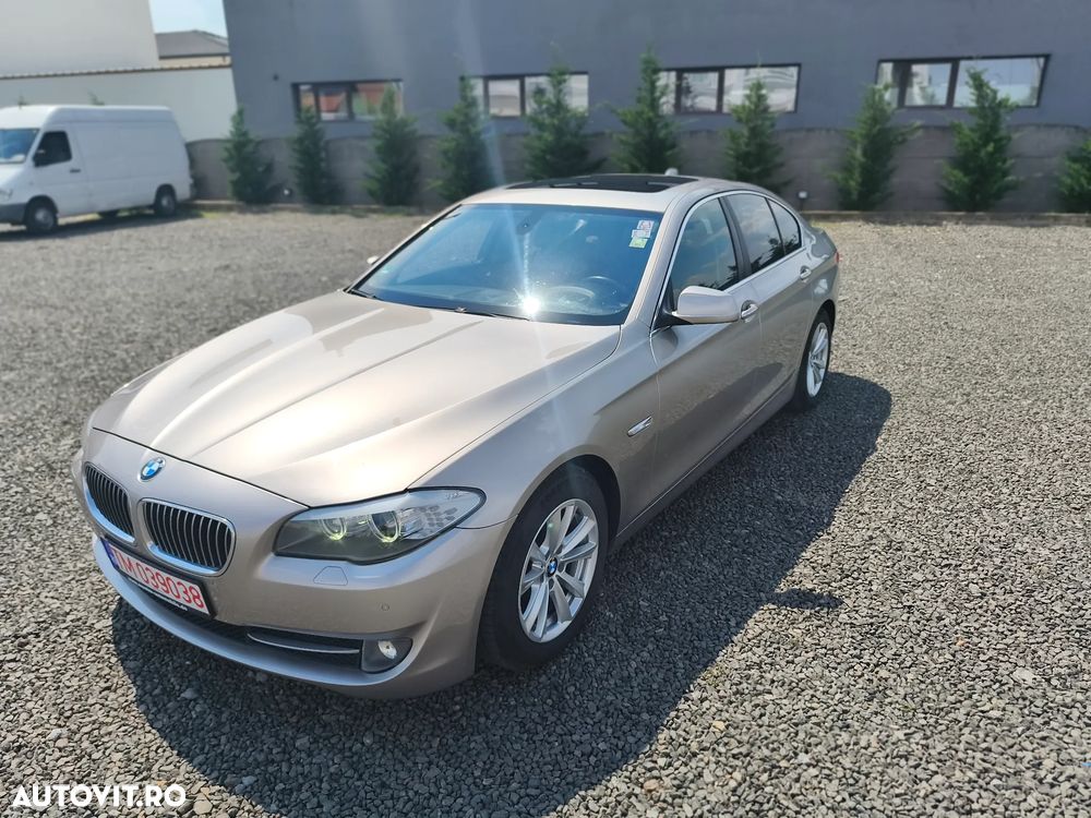 BMW Seria 5 520d Sport-Aut. - 2