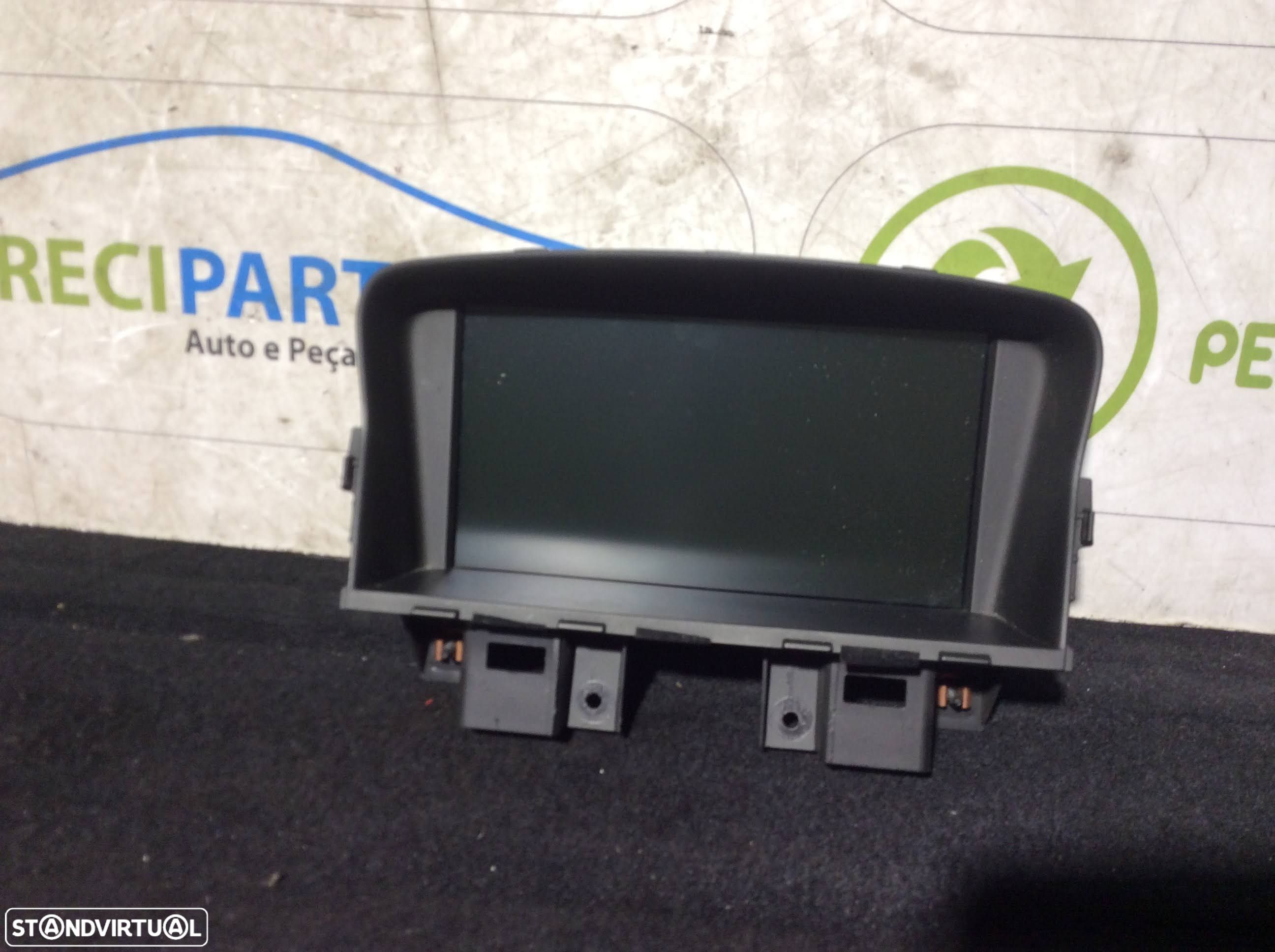 Display Central Chevrolet Cruze 95196687 - 1
