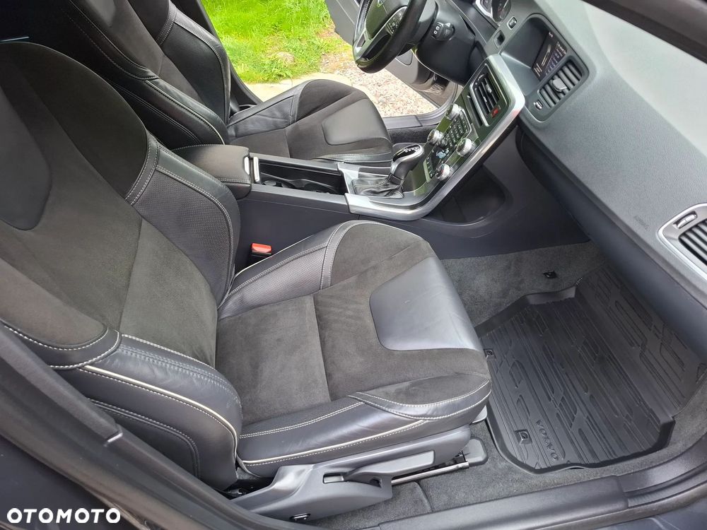 Volvo V60 D4 Geartronic RDesign - 23