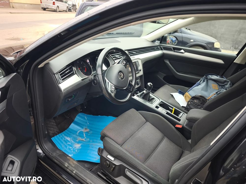Volkswagen Passat 2.0 TDI (BlueMotion Technology) Highline - 13