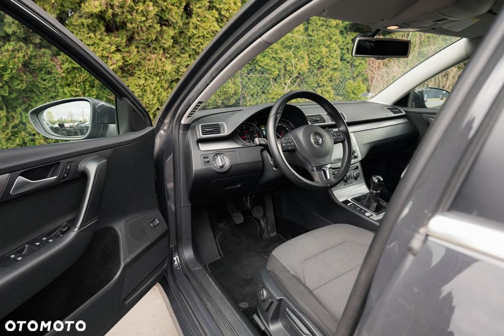 Volkswagen Passat - 10