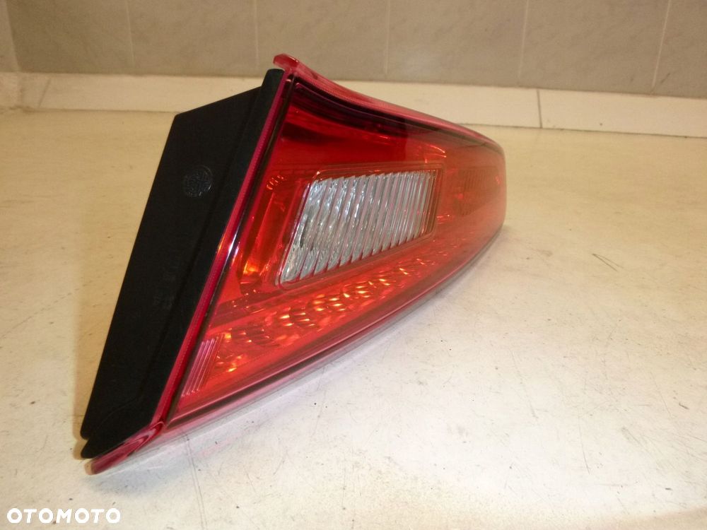 ALFA ROMEO GULIETTA LAMPA TYLNA TYŁ PRAWA W KLAPE - 2