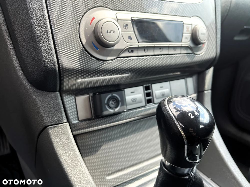 Ford Focus 1.8 Titanium - 27