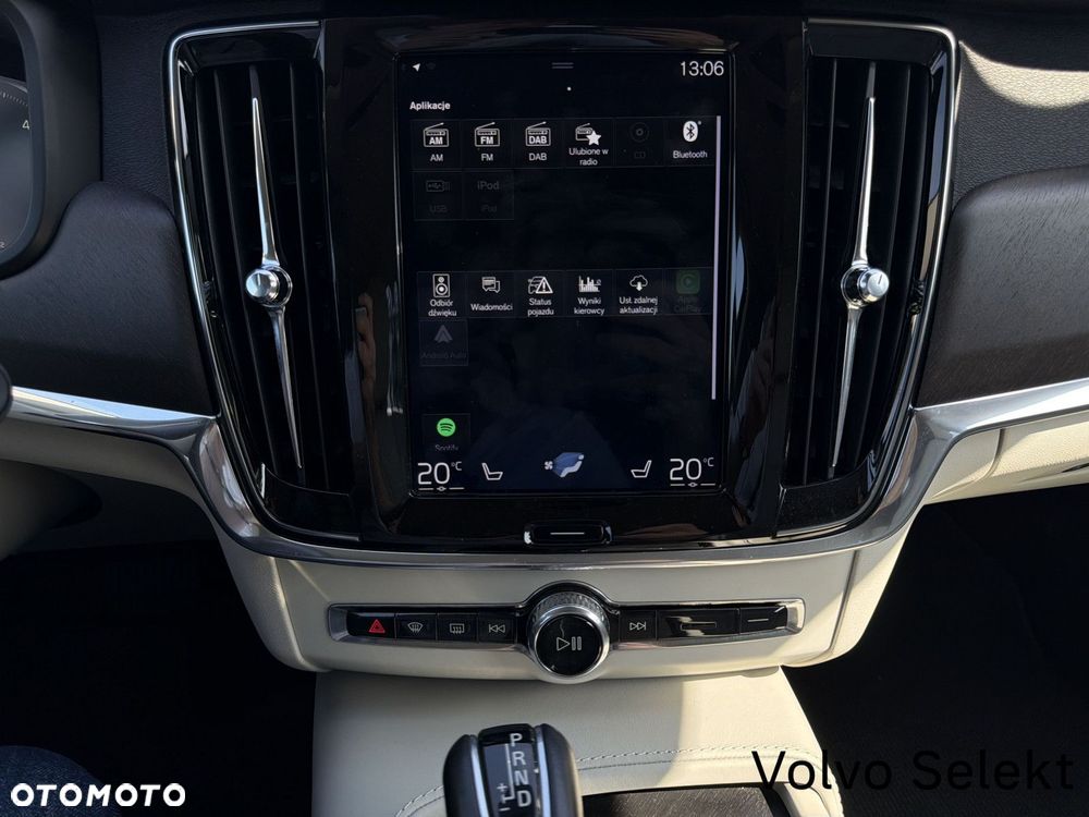 Volvo V90 Cross Country - 21
