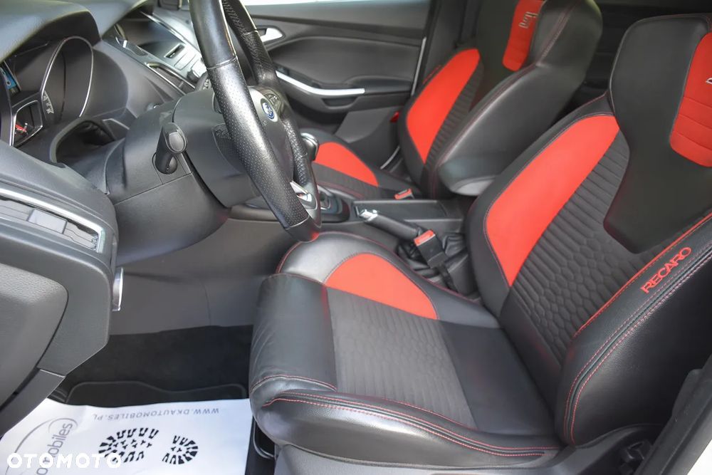 Ford Focus 2.0 EcoBoost ST mit Leder-Sport-Paket - 21