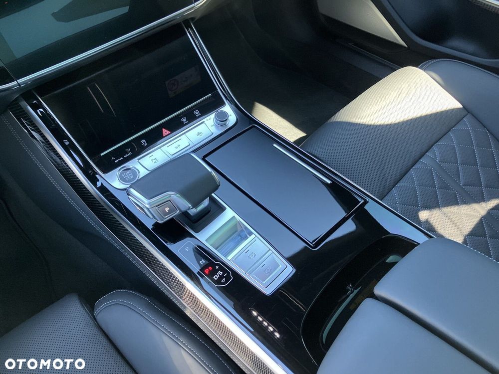 Audi A8 - 15
