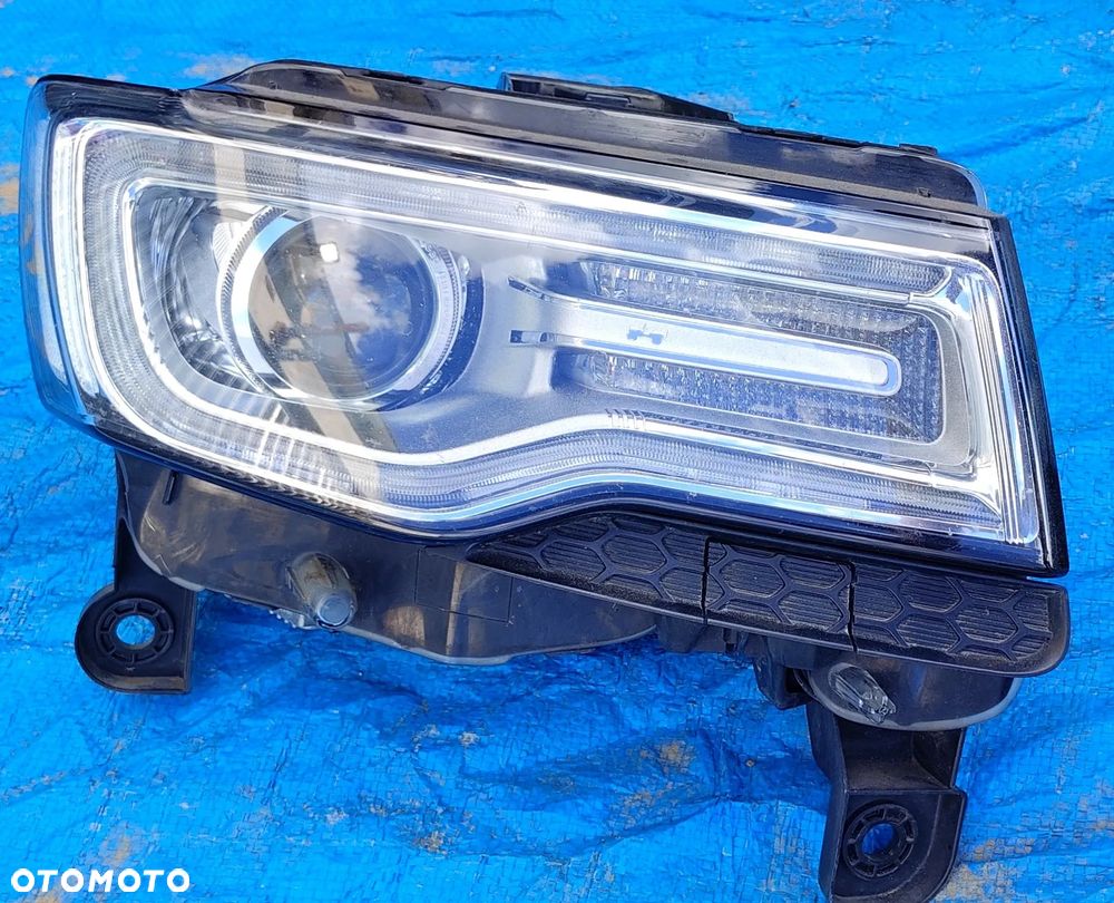 Oryginalna Lampa Reflektor Kompletny Przód Przedni Prawy RH Bixenon Skrętny AFS M167613 Jeep Grand Cherokee WK2 Lift 2014-