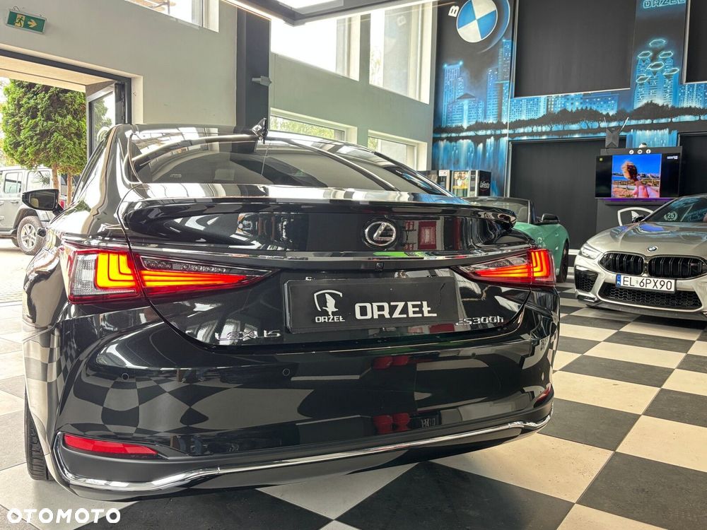 Lexus ES - 4
