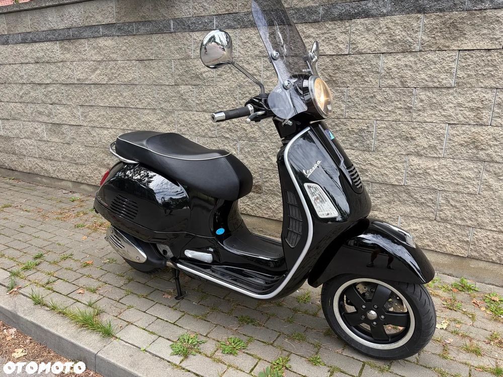 Vespa GTS - 24