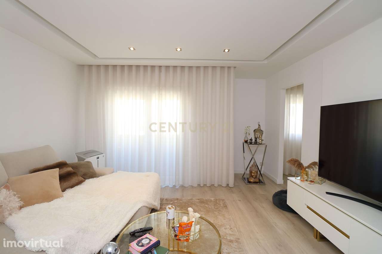 Moradia com Apartamento de Charme e Restaurante em Funcionamento no Co - Grande imagem: 2/35