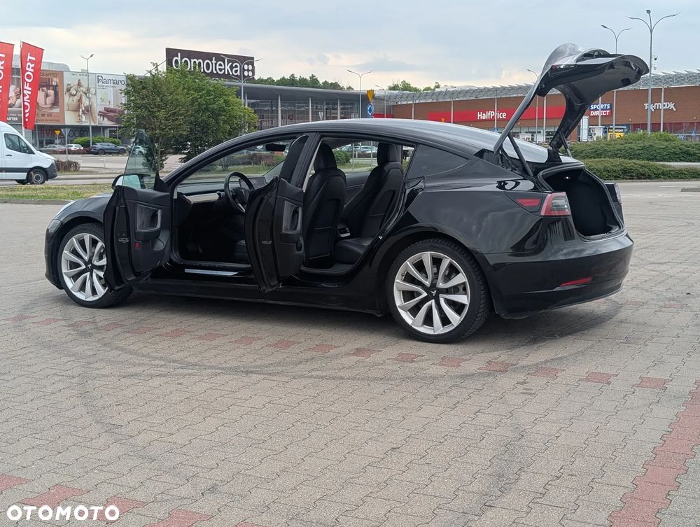 Tesla Model 3 - 25
