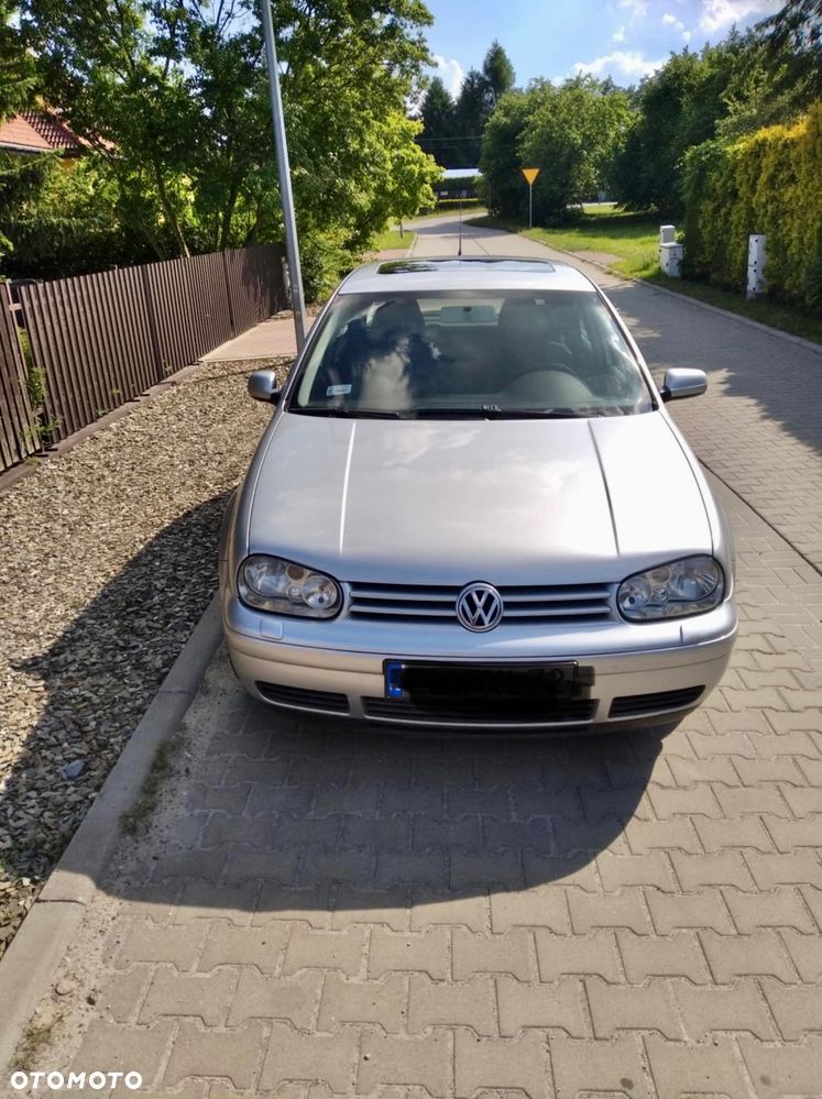 Volkswagen Golf - 1