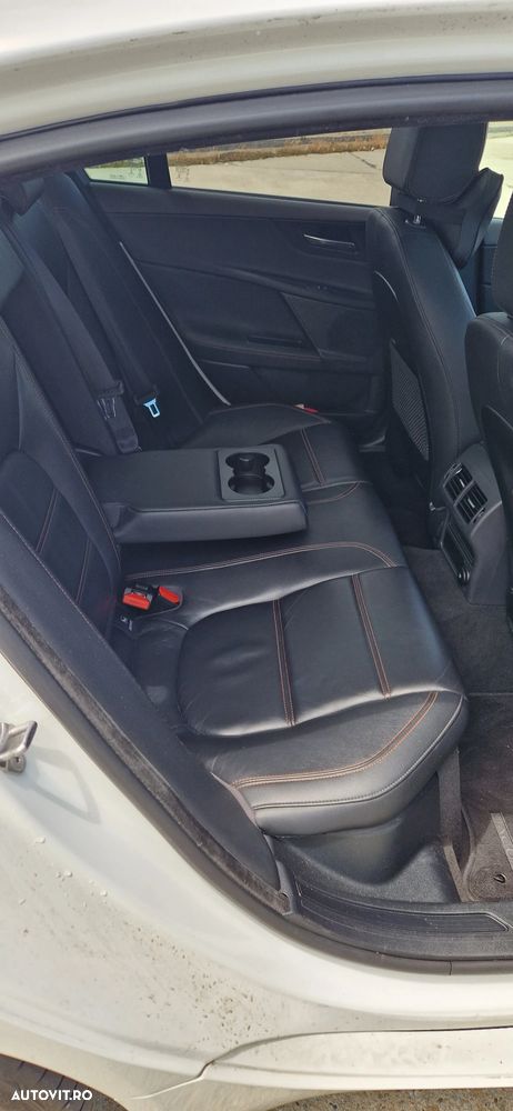 Jaguar XE 20d Aut. Prestige - 8