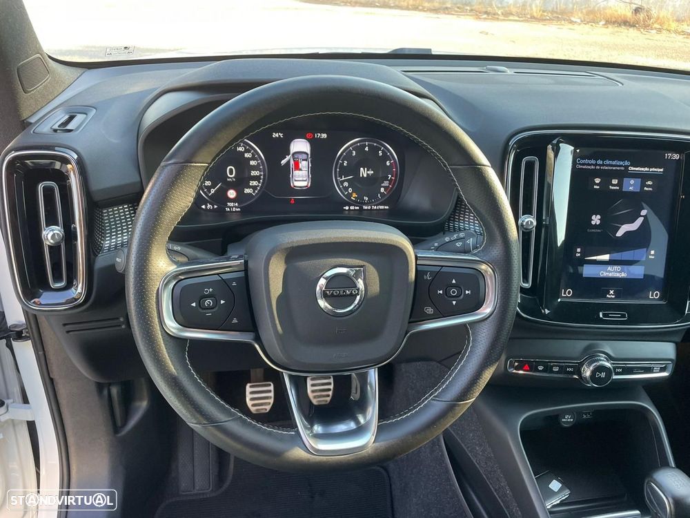 Volvo XC 40 1.5 T2 Momentum Plus - 11