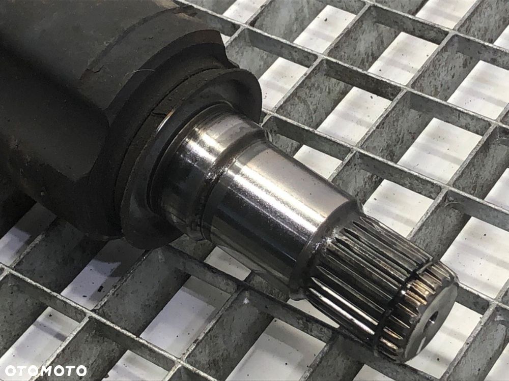 PÓŁOŚ PRAWY PRZÓD  MITSUBISHI LANCER VIII Sportback (CX_A) 2007 - 2022 1.8 (CX3A) 105 kW [143 - 2