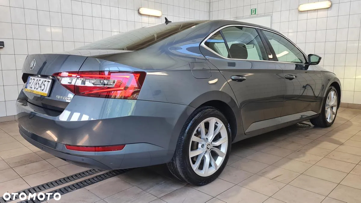 Skoda Superb 2.0 TDI 4x4 Style DSG - 5