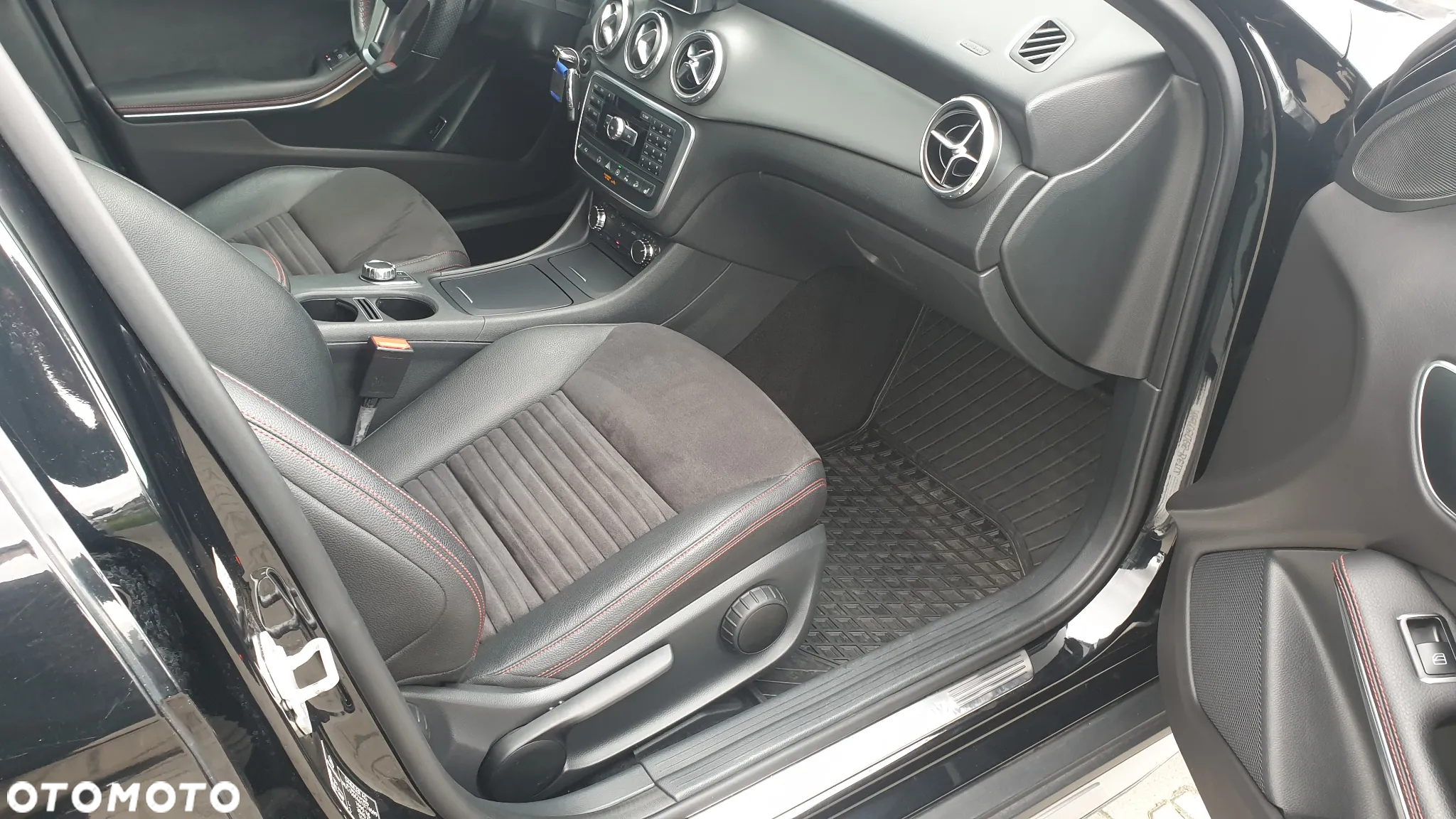 Mercedes-Benz GLA 250 4-Matic - 18