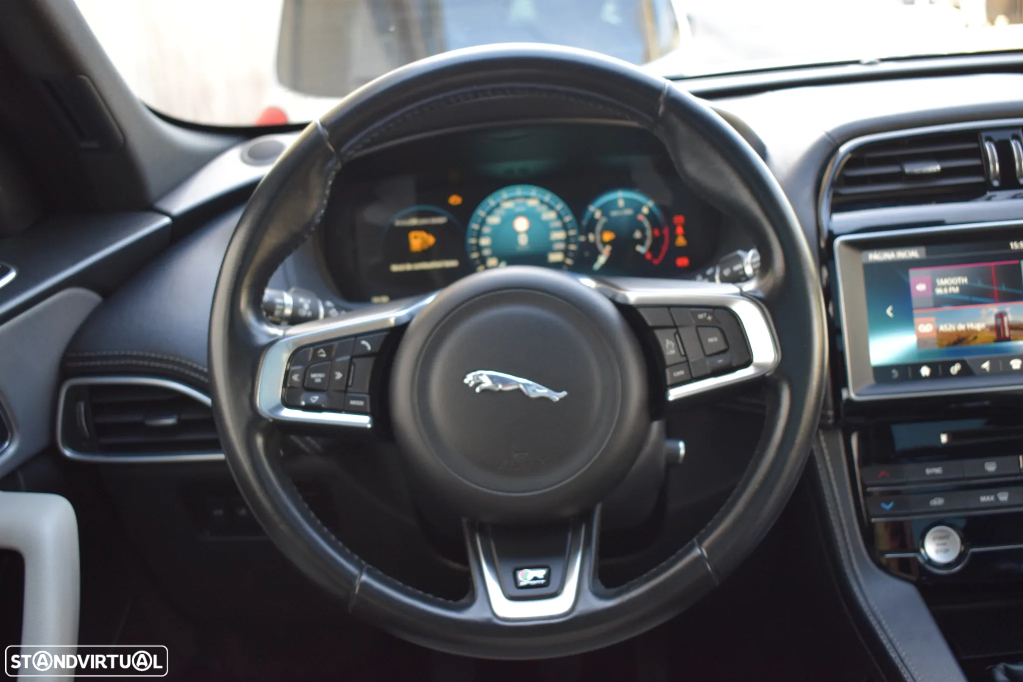 Jaguar F-Pace 2.0 i4D R-Sport AWD - 48