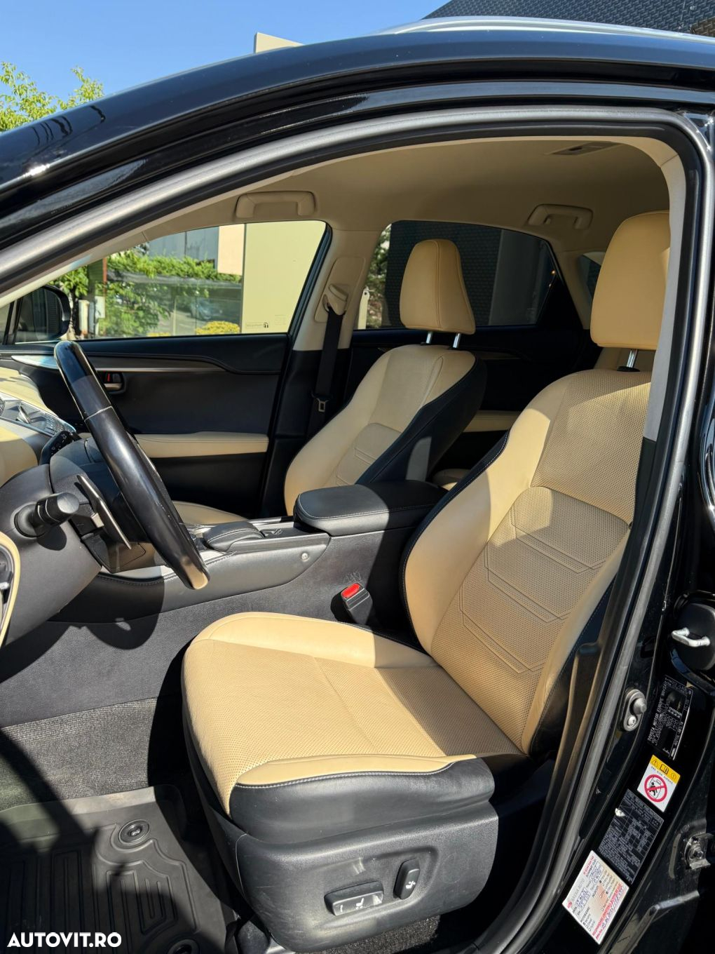 Lexus Seria NX - 7