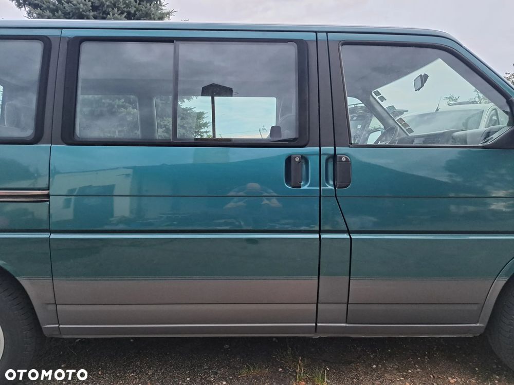 Volkswagen Multivan - 27