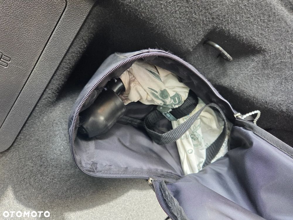 Ford Kuga 2.0 TDCi 4x4 Titanium - 27