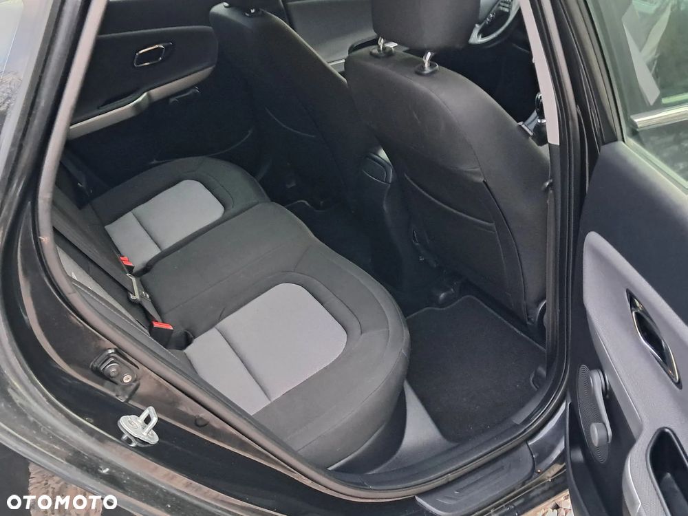 Kia Ceed 1.6 GDI Dream Team Edition - 17