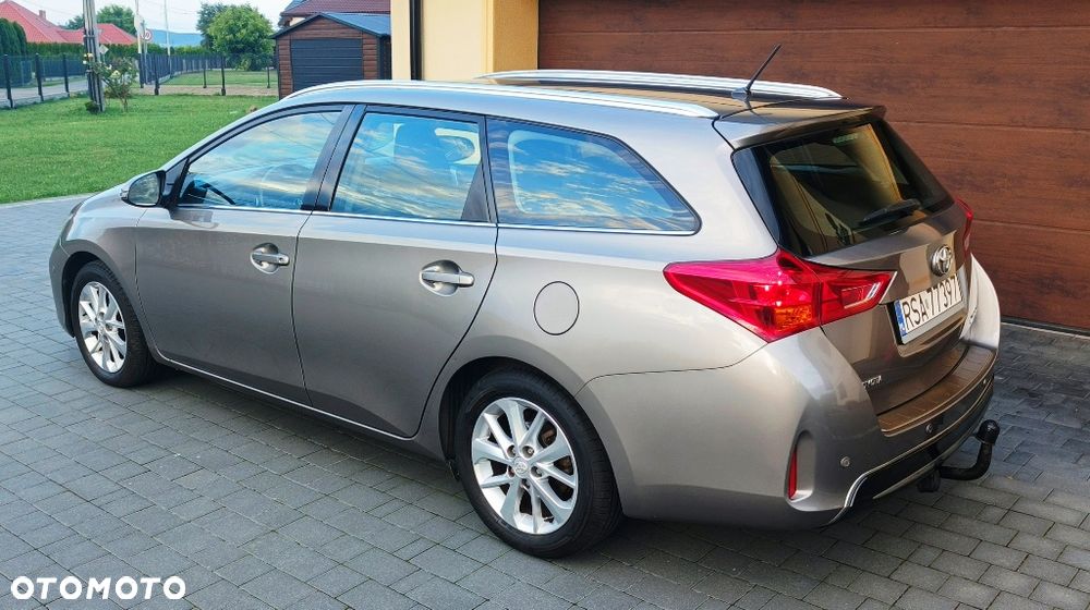 Toyota Auris 2.0 D-4D Life Plus - 6