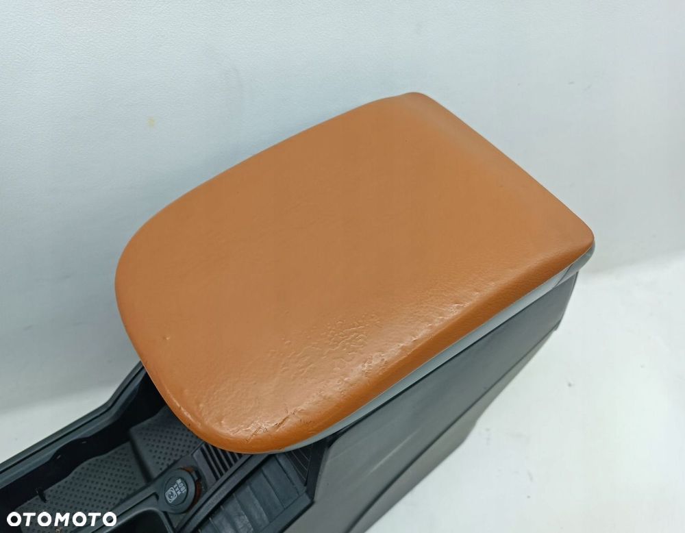 PODŁOKIETNIK TUNEL ŚRODKOWY SKÓRA FIAT CROMA II - 2