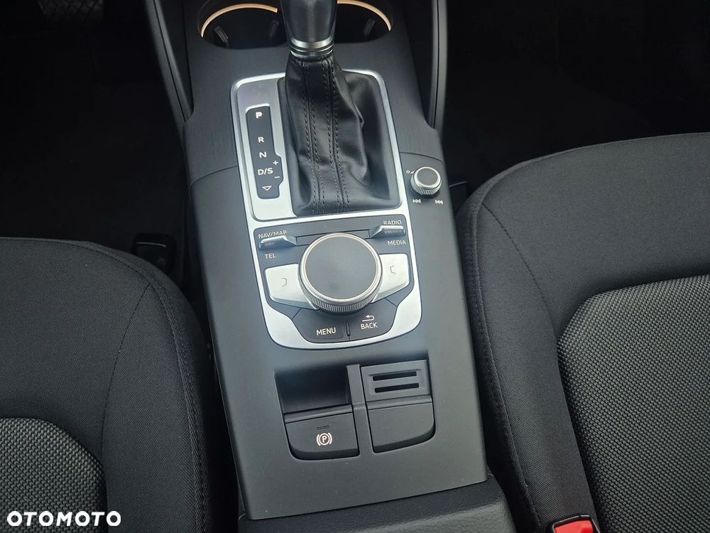 Audi A3 Limousine 1.6 TDI S tronic - 27