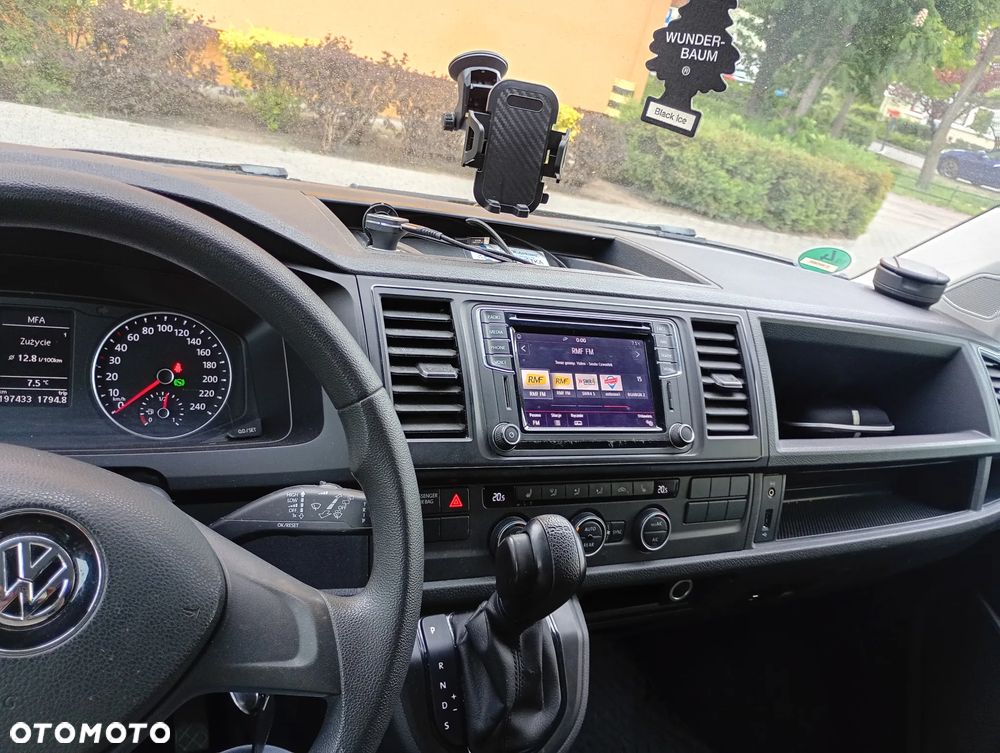 Volkswagen Caravelle - 11