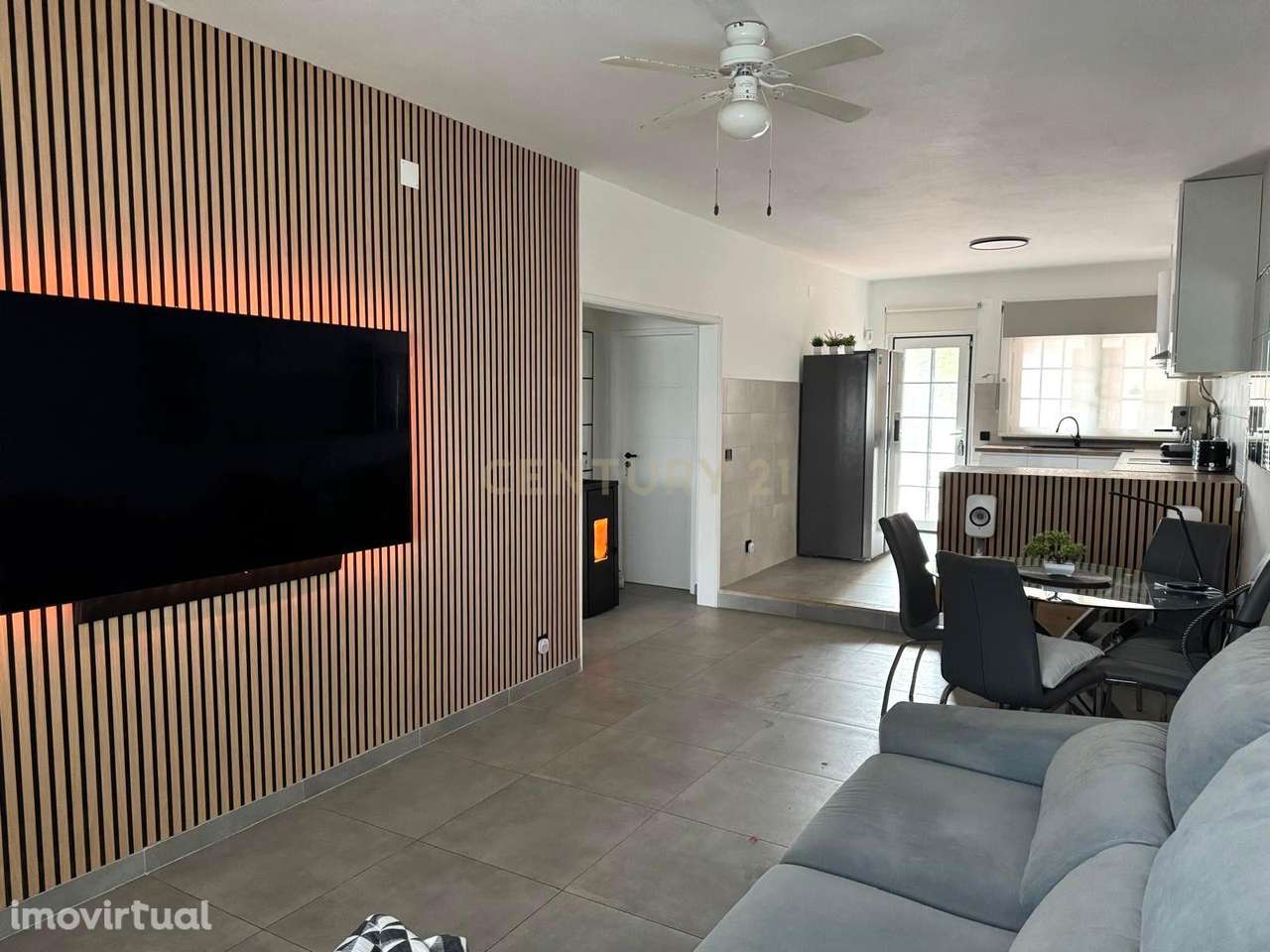 Moradia T2 Totalmente Renovada com Logradouro, Anexos e Vista Campo – - Grande imagem: 4/26