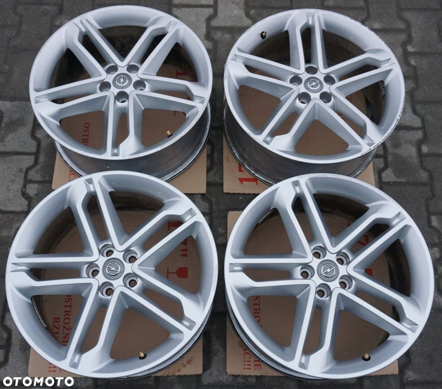 Opel Ampera-e Astra 19" 5x105x56,6 ET38 F48 - 3
