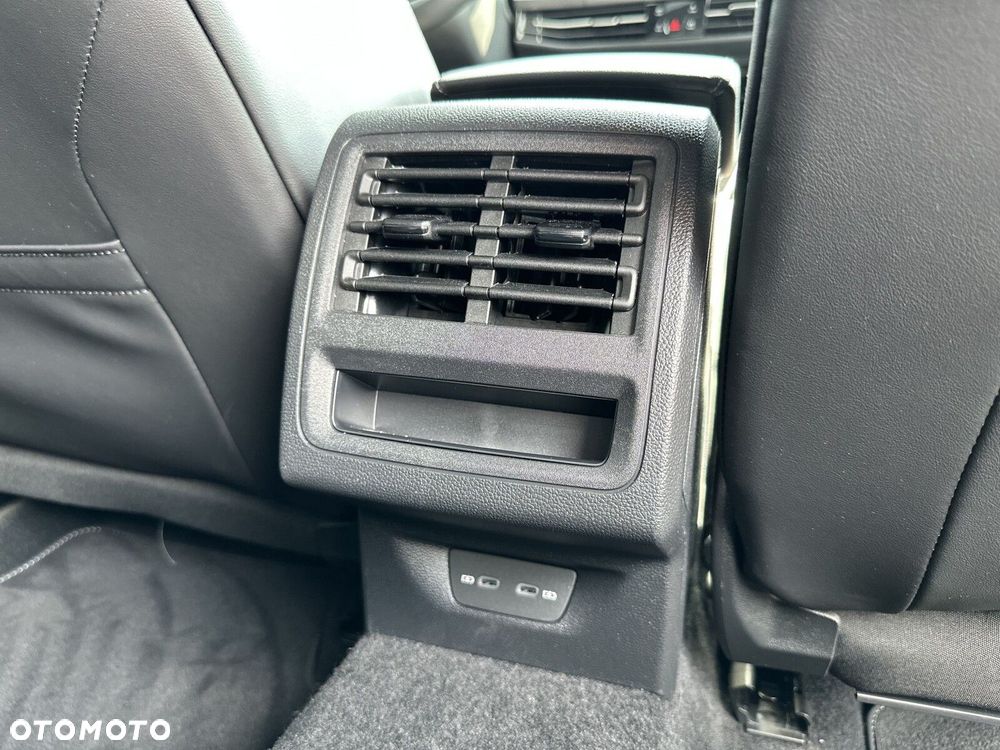 Volkswagen Golf Variant - 26