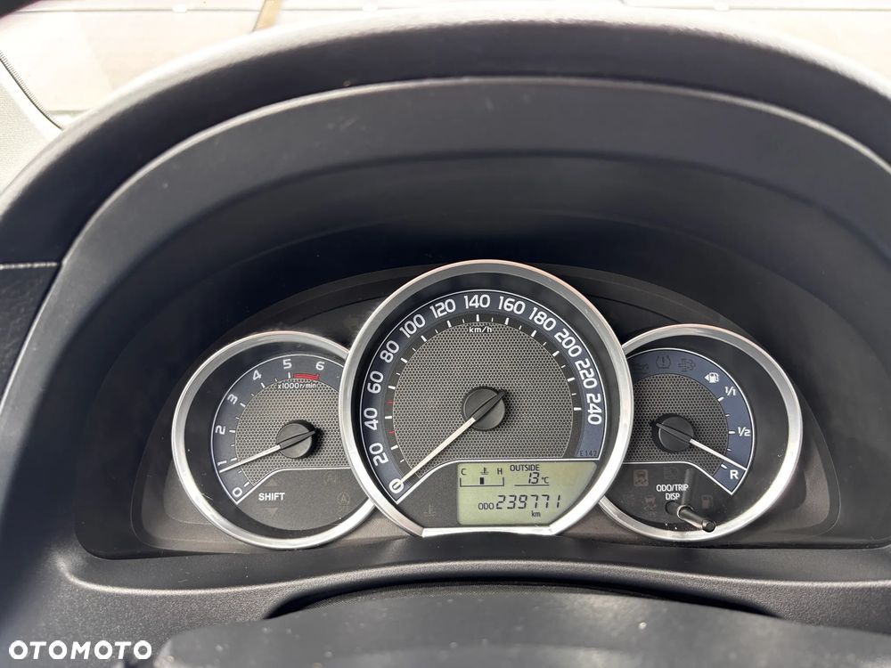 Toyota Auris 2.0 D-4D Comfort - 13