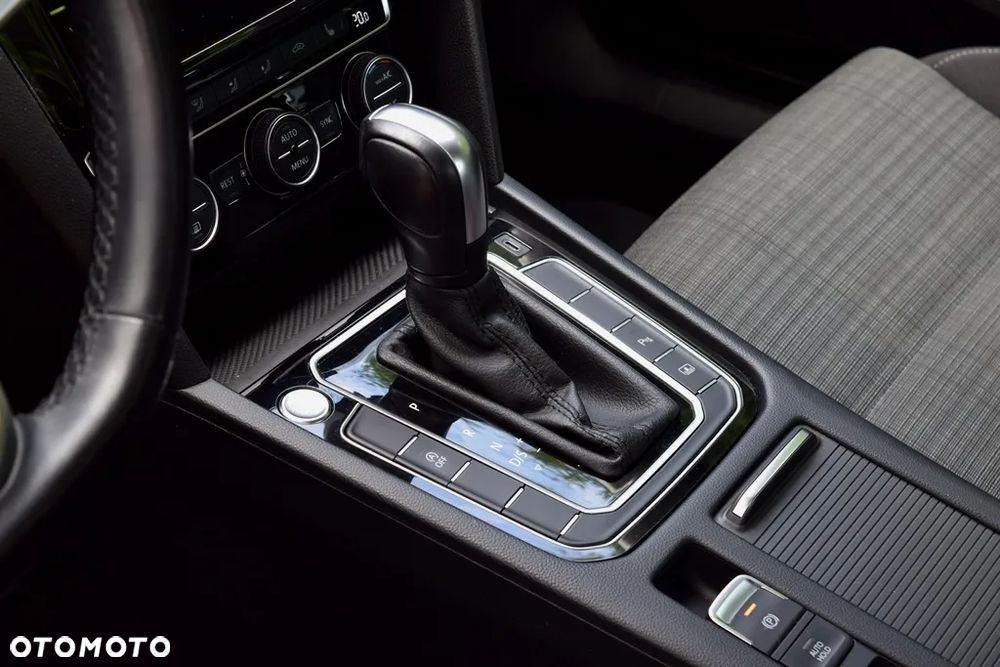 Volkswagen Passat 2.0 TDI BMT Comfortline DSG - 29