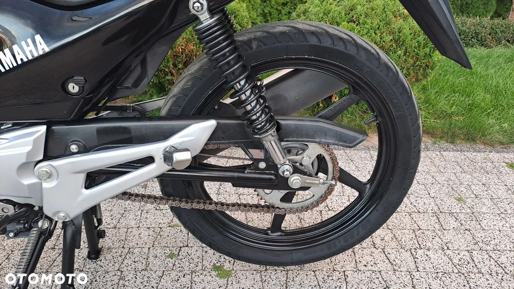 Yamaha YBR - 28