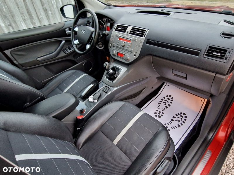 Ford Kuga 2.0 TDCi 2x4 Titanium - 8