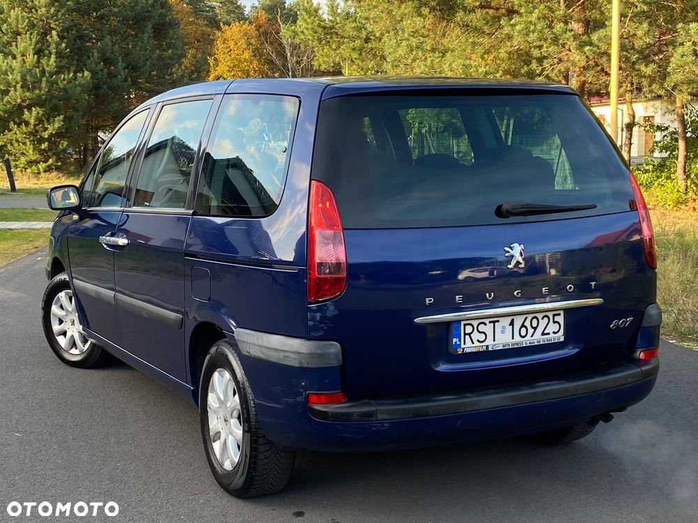 Peugeot 807 2.2 ST - 12