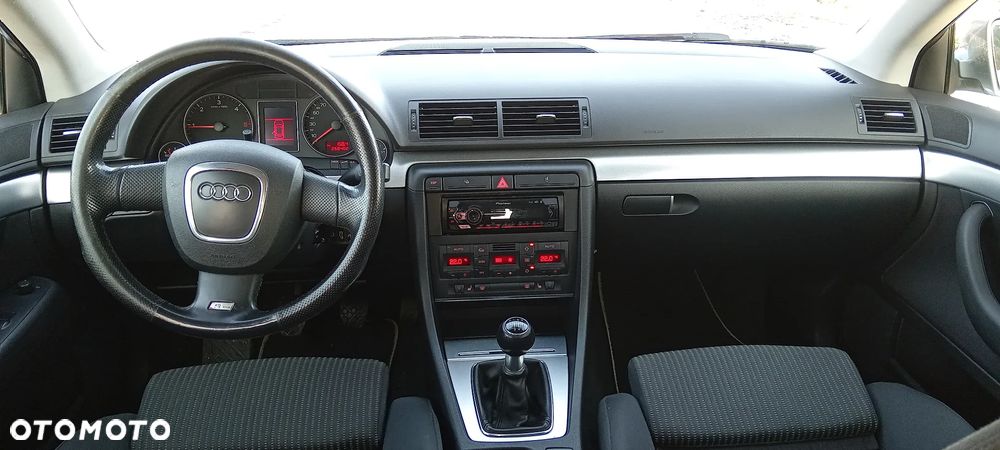 Audi A4 Avant 2.0 TDI - 7