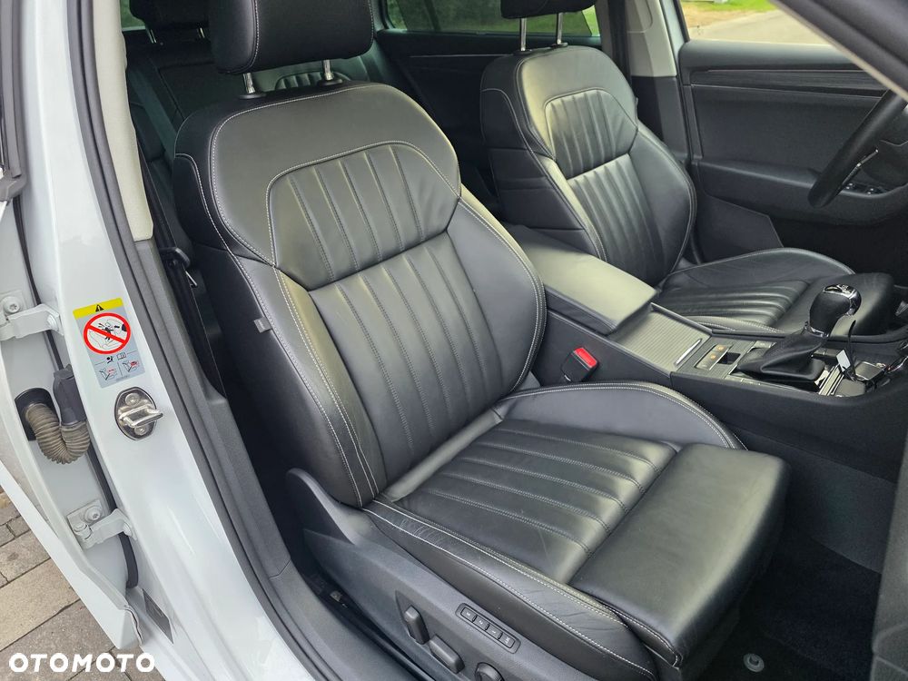 Skoda Superb 1.4 TSI DSG Sportline - 23