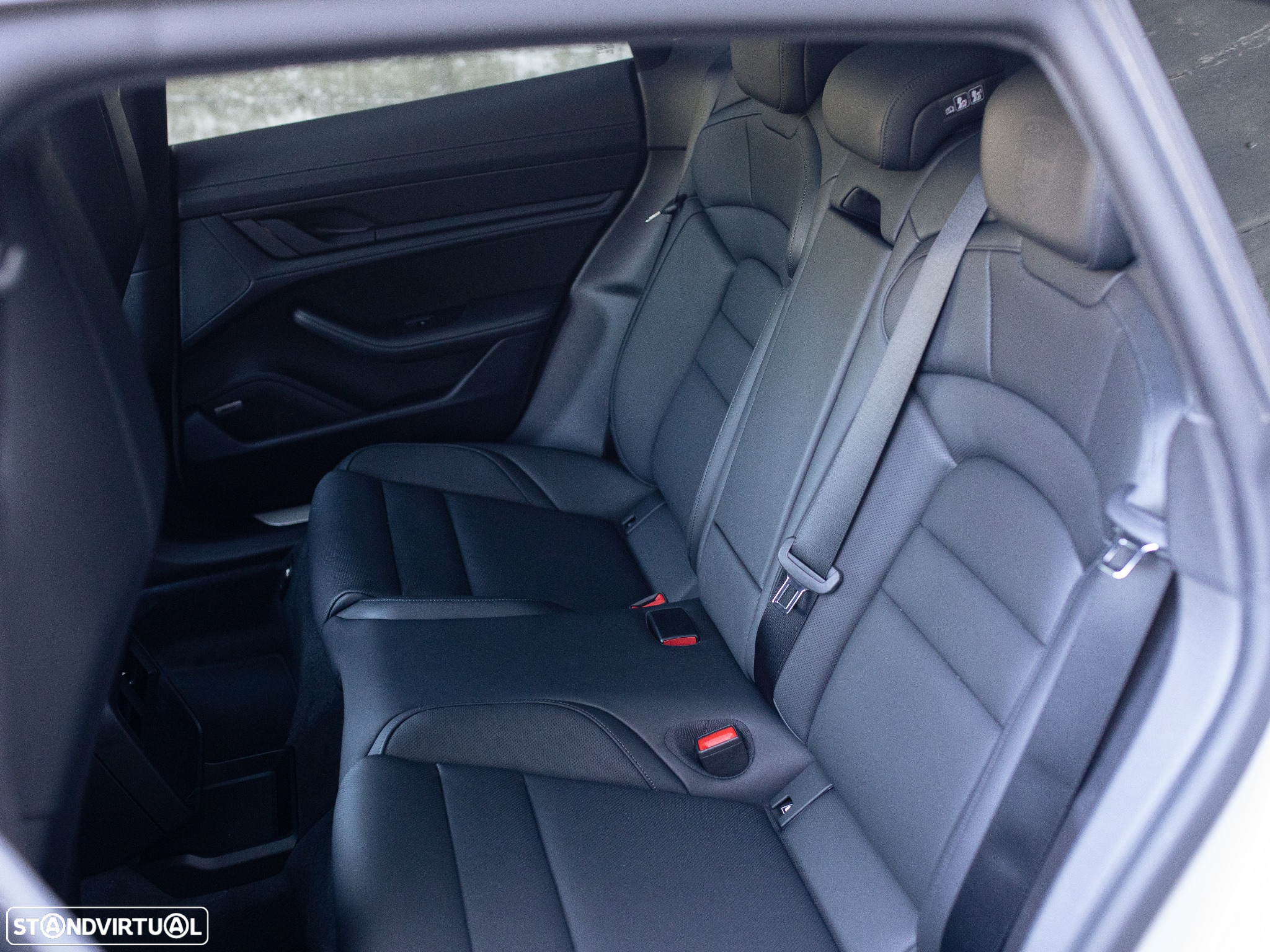 Porsche Taycan Sport Turismo 4S - 27